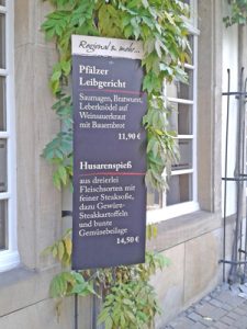 Speisekarten: Am Saumagen kommt man hier nicht vorbei...